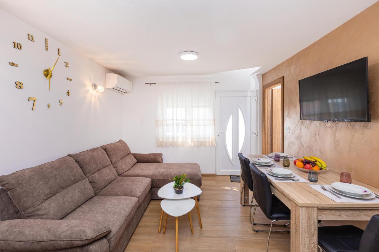 Apartments Sweet And Cozy Кавтат Екстериор снимка