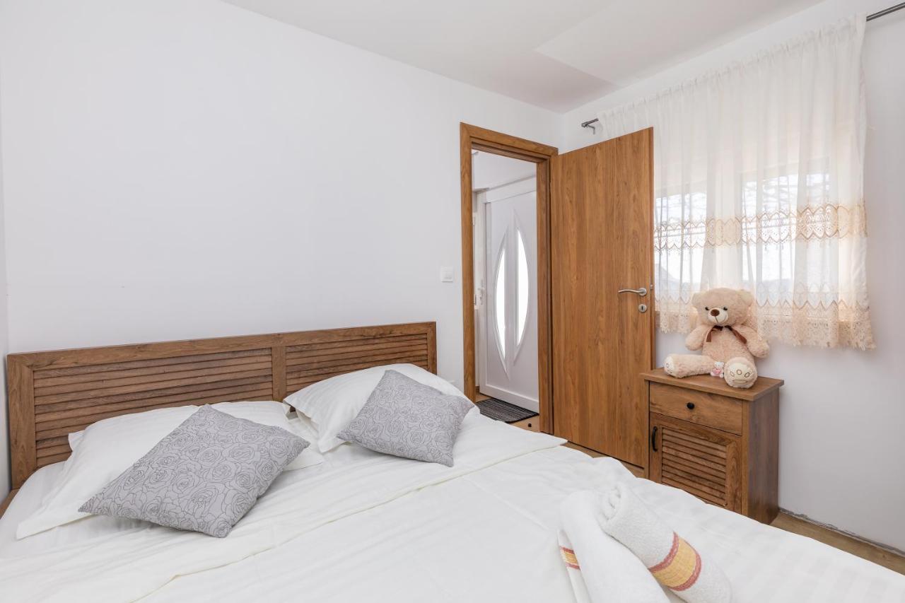 Apartments Sweet And Cozy Кавтат Екстериор снимка
