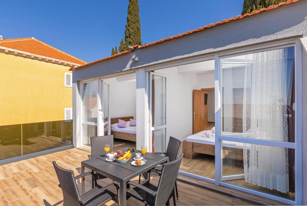Apartments Sweet And Cozy Кавтат Екстериор снимка